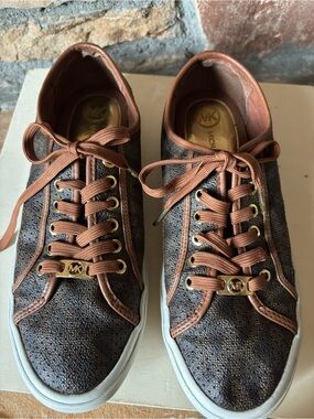 Michael Kors Boerum Brown Logo Low-Top Sneaker with White Sole -Size 9.5 M